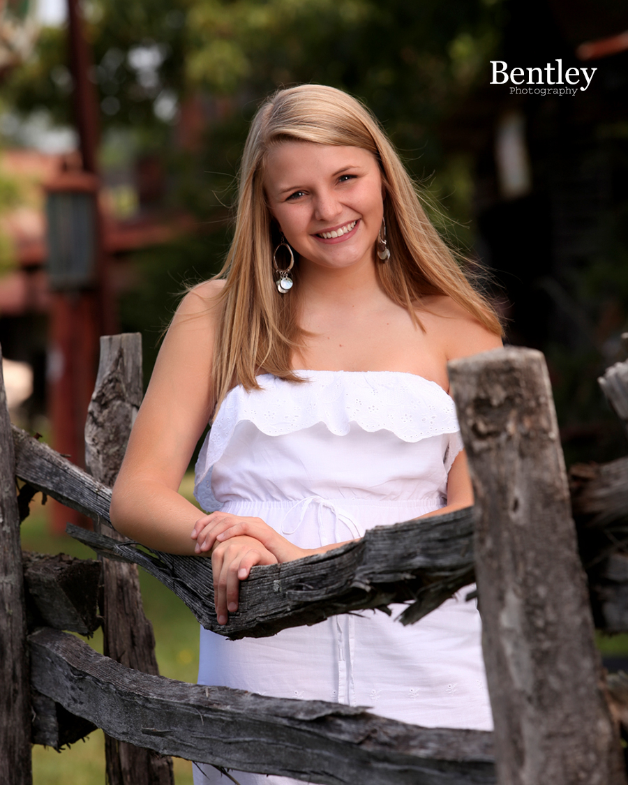 Senior portraits, location session, Bentley Photography